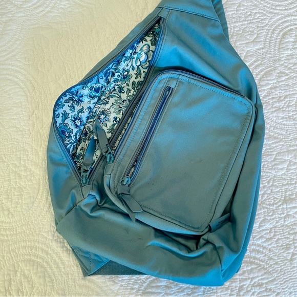Vera Bradley 🩵 Cotton Sling Backpack - Picture 3 of 9